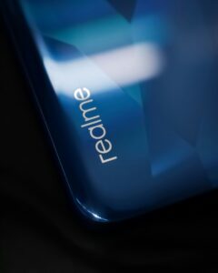 Despite its 8.5mm thickness, this Realme phone packs a beast of a battery with 10,000 mAh capacity.